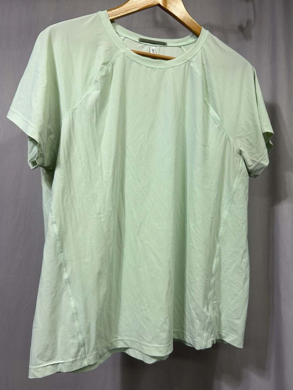 Athleta Ultimate Train Short Sleeve Tee Light Green Size L